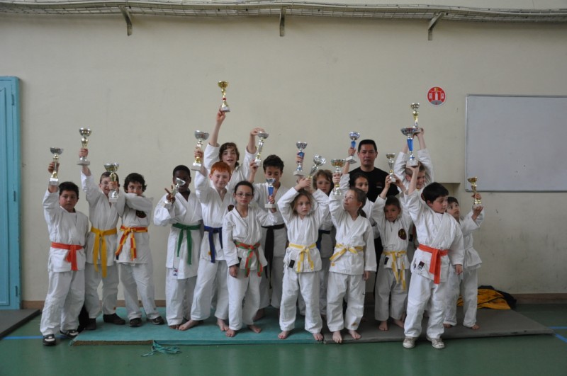 Karaté Club de Saint Maur - Interclubs 17 mai 2009 Karaté Club de Saint Maur - Interclubs 17 mai 2009