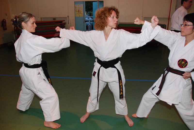 karate club de Saint Maur-Drôles de Dames