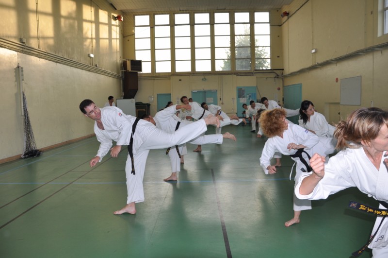 Karate club de Saint Maur - Cours