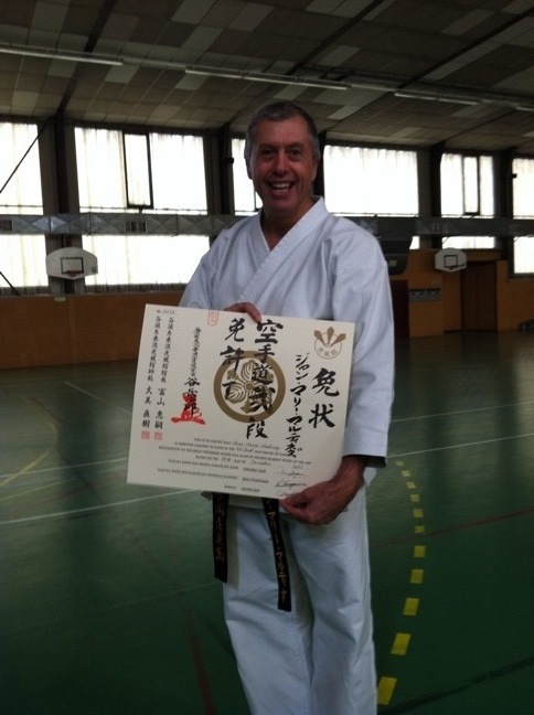 Karate club de Saint Maur - J. Marie et son diplôme 2e DAN